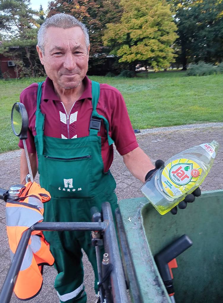 PJENA PARTI Netko je ove noći u čakovečkom parku izlio ‘Jar’ u fontanu