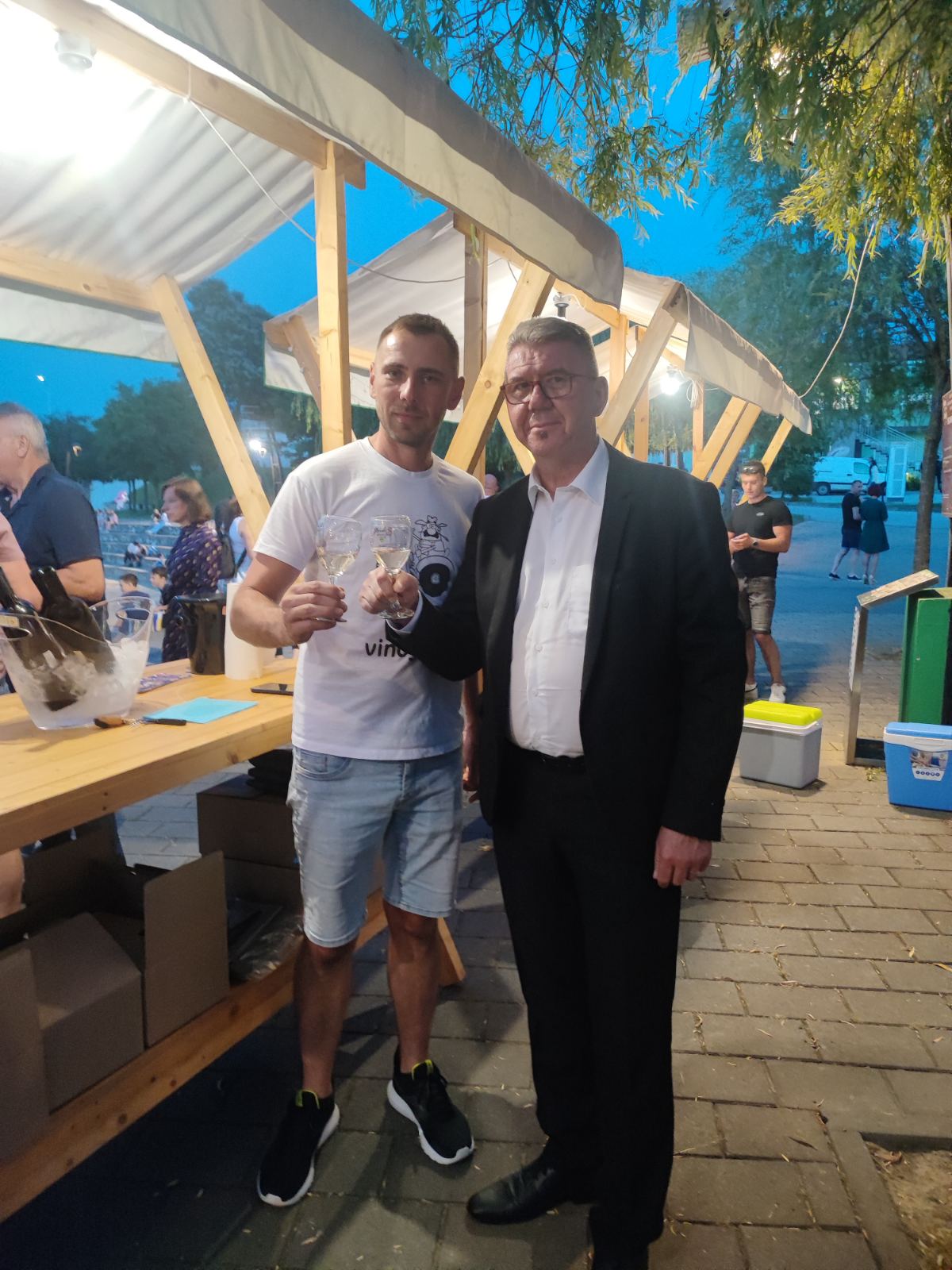 MURSKO SREDIŠĆE Posjetitelji su uživali na Željku Bebeku i Murskom wine festu