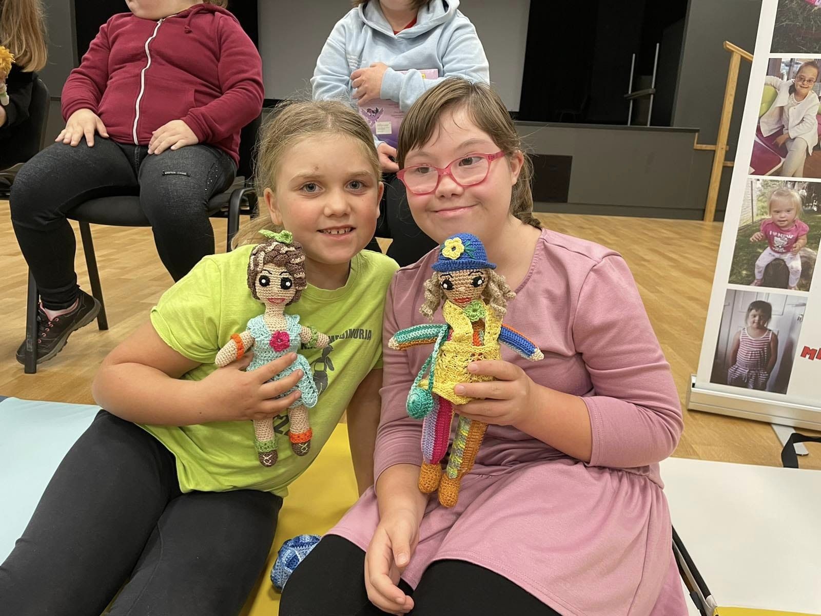 Članovi međimurske Udruge za sindrom Down posjetili ‘Heklice u knjižnici’