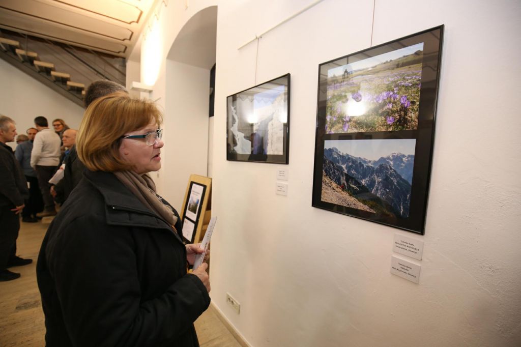 2765276410214156382000490173370