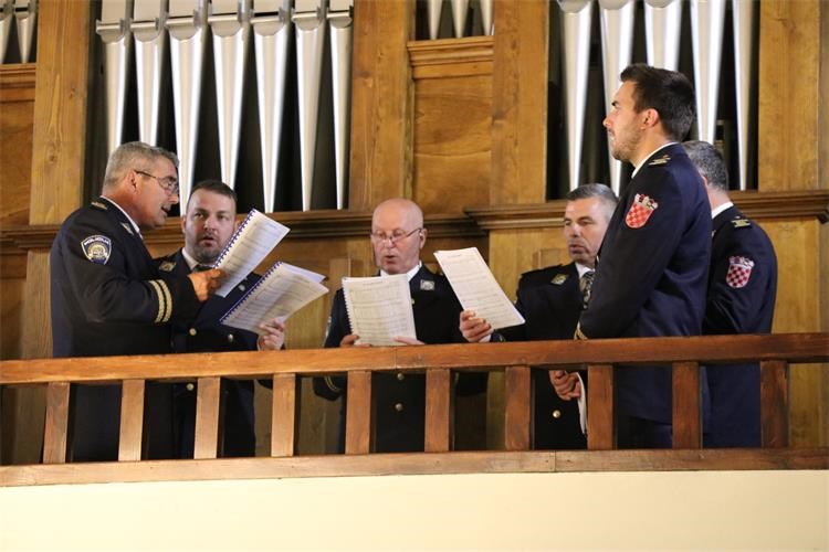 Svečana misa povodom devete obljetnice međimurske policijske kapelanije ‘Sveti Franjo Asiški’ Svečana misa povodom devete obljetnice međimurske policijske kapelanije ‘Sveti Franjo Asiški’