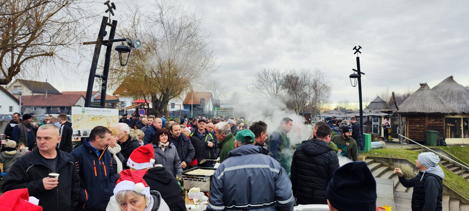 Nastavljena tradicija: Podjela prženih ribica na Badnje jutro na Šetnici svete Barbare
