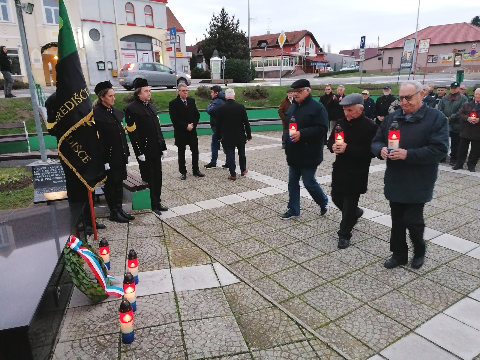 Susret s rudarima: Položen vijenac i zapaljene svijeće za sve poginule i preminule rudare