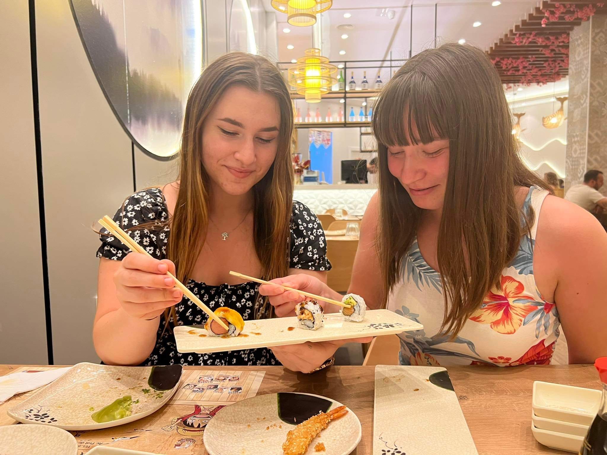 SREDNJA ŠKOLA ČAKOVEC Učenice na tromjesečnoj praksi u inozemstvu