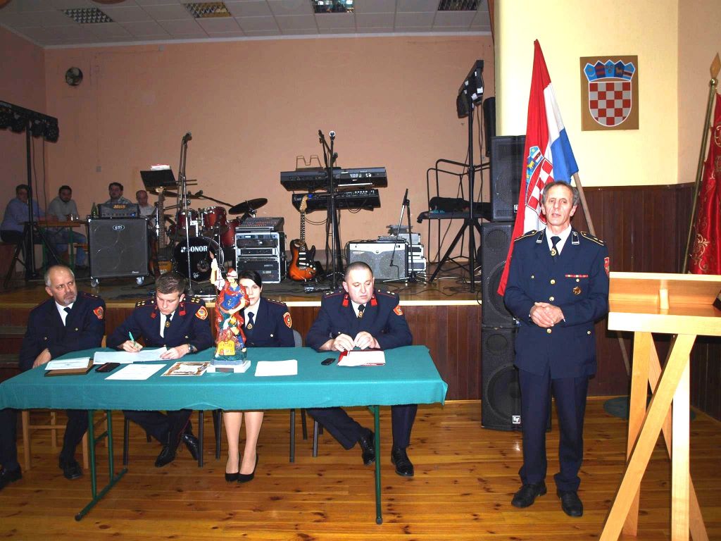 dvddpustakovec11904594