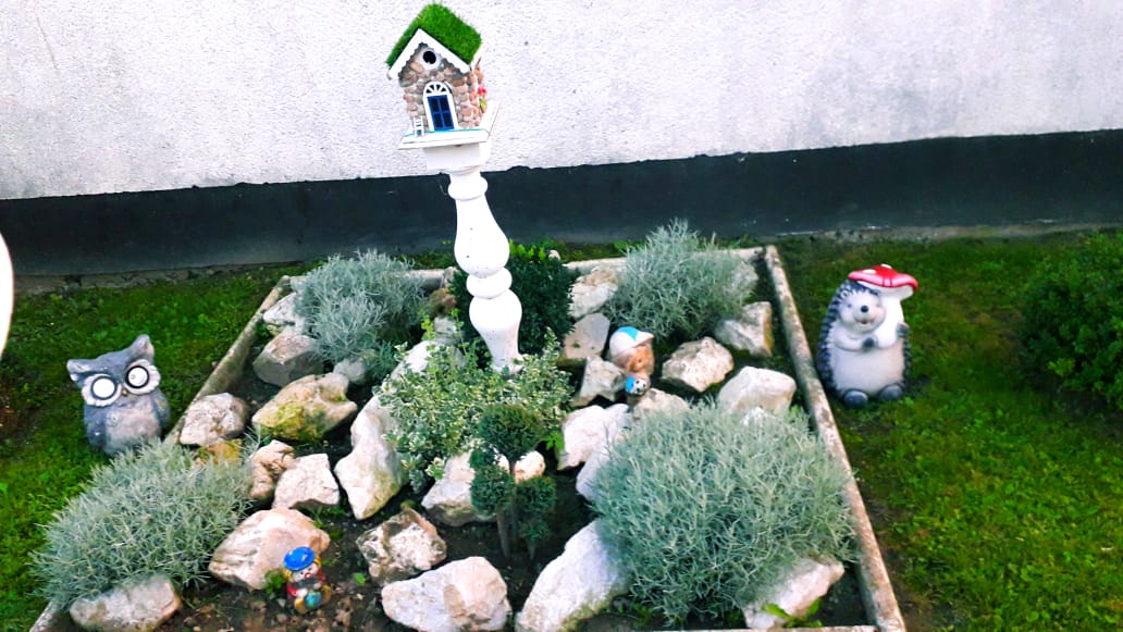 Spoj umjetnosti i prirode u vrtnoj oazi Andreje Kraljić u Savskoj Vesi