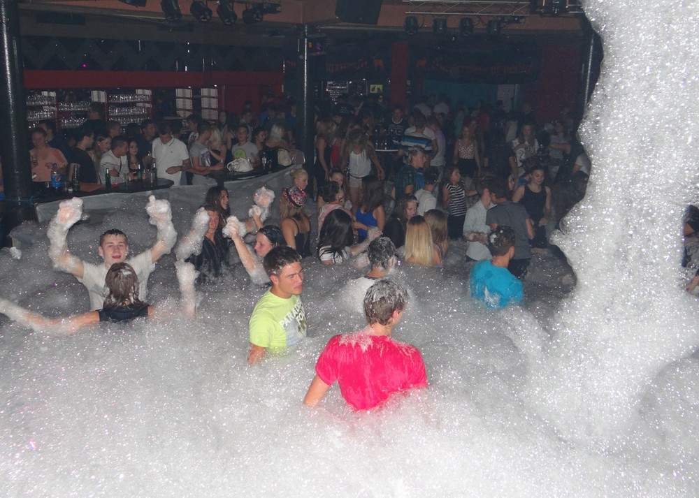 slika0078711670 Pjena party u Šampionu (Subota, 16.8.2014.)