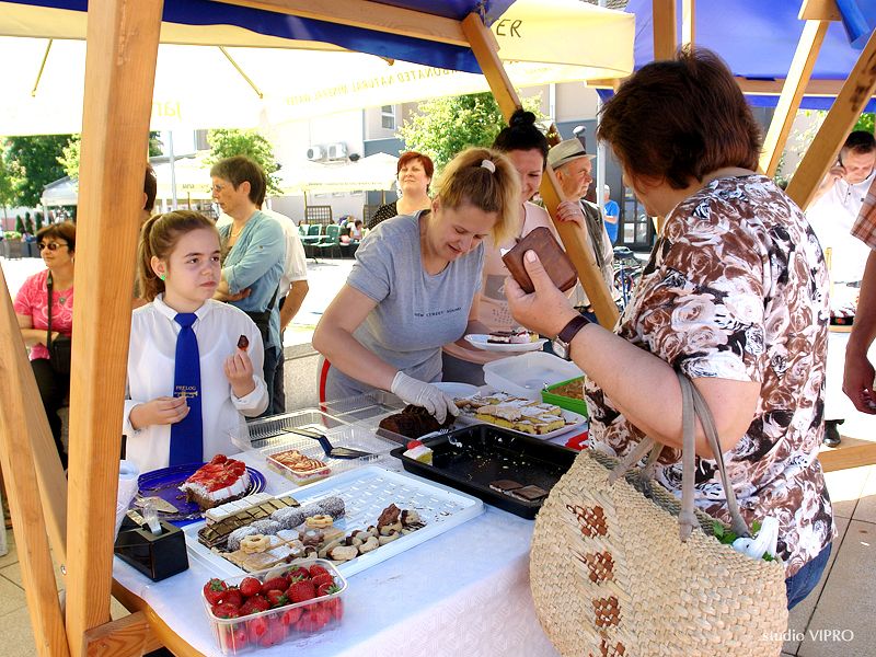 353815382dsc06248301705