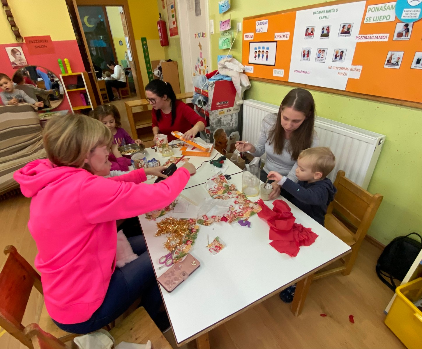 FOTO Kreativno blagdansko druženje djece i roditelja iz Dječjeg vrtića ‘Ribica’
