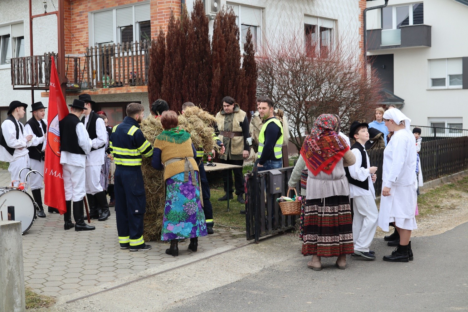 Fašenjska povorka od Marofa preko Žabnika, Vrhovljana do centra Svetog Martina na Muri!