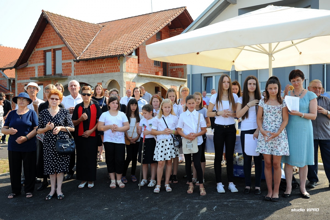 303512665dsc8097845011