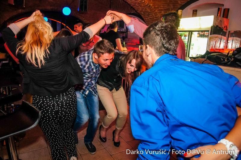 slika00031 Antrum (Petak, 27.6.2014.)