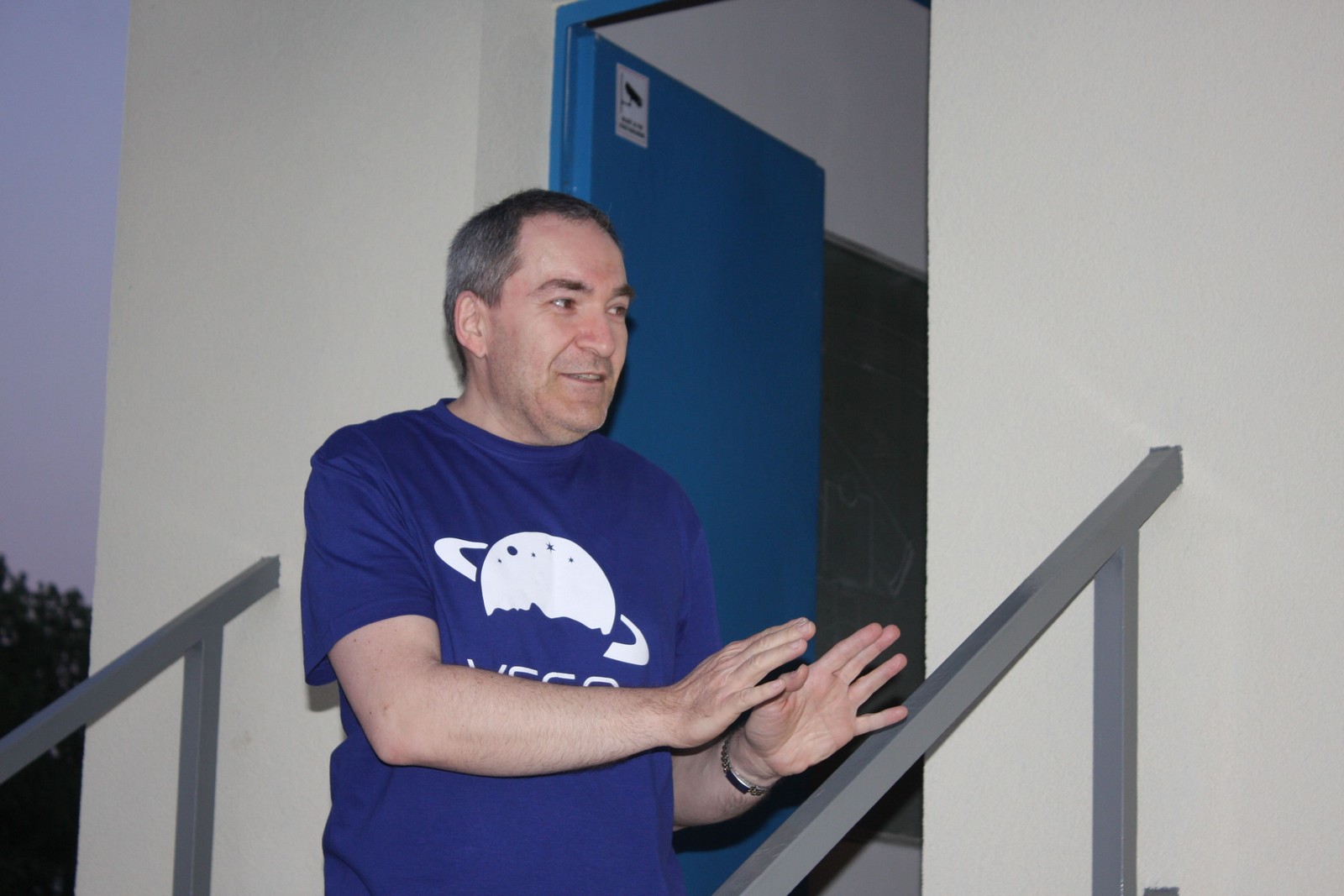 Stotinjak djece u Savskoj Vesi teleskopima promatralo Mjesec