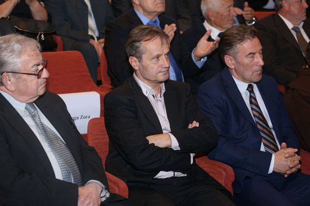 3140094010214901988520187521640