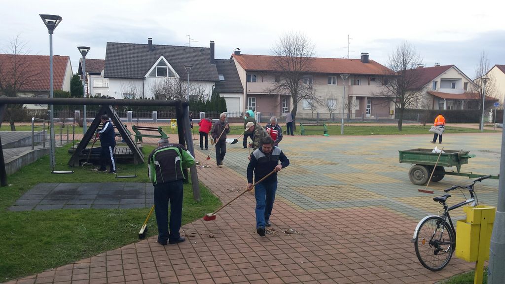 20150117092858resized1147447