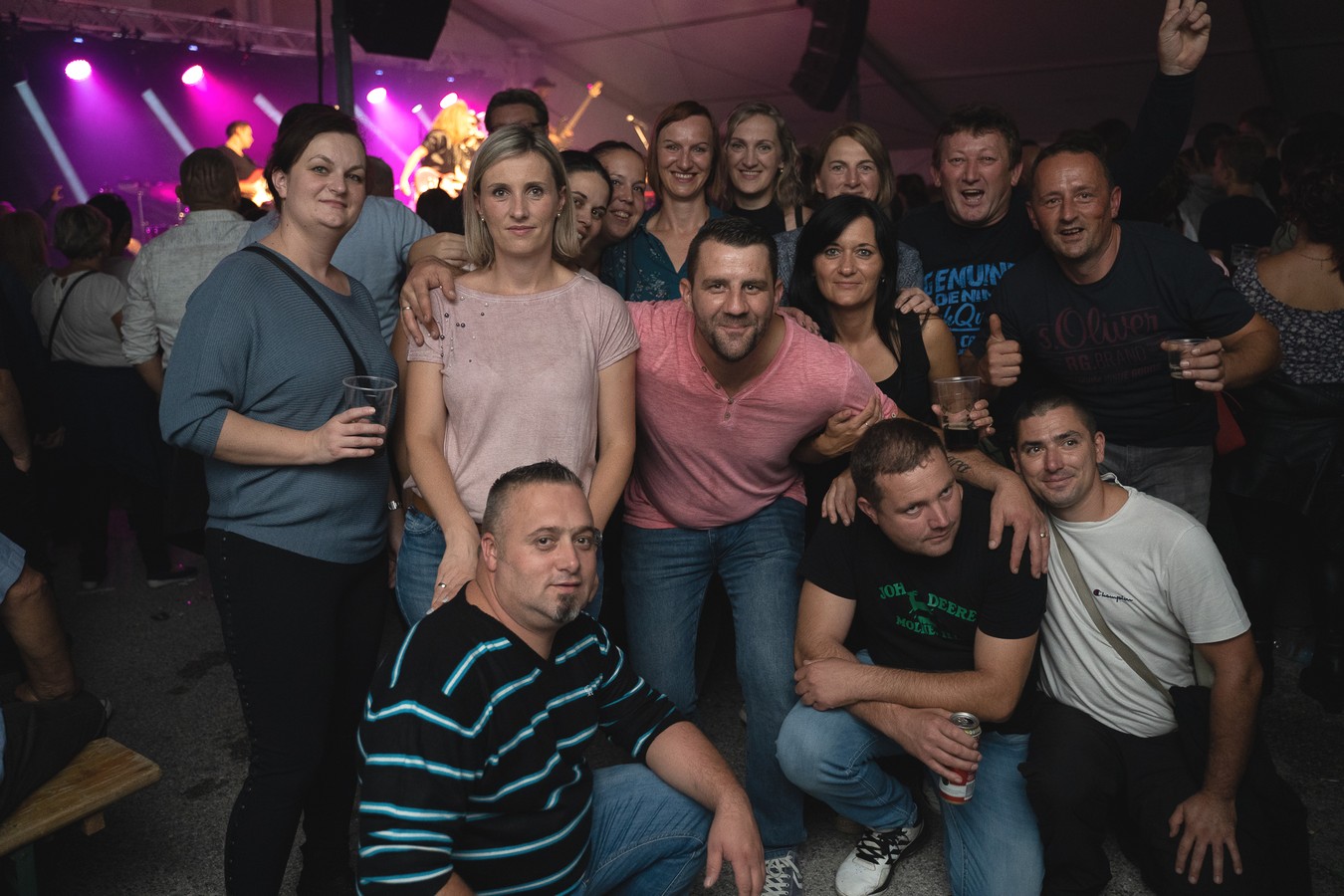 Odlična atmosfera u Kotoribi: Željko Bebek raspjevao publiku u prepunom šatoru