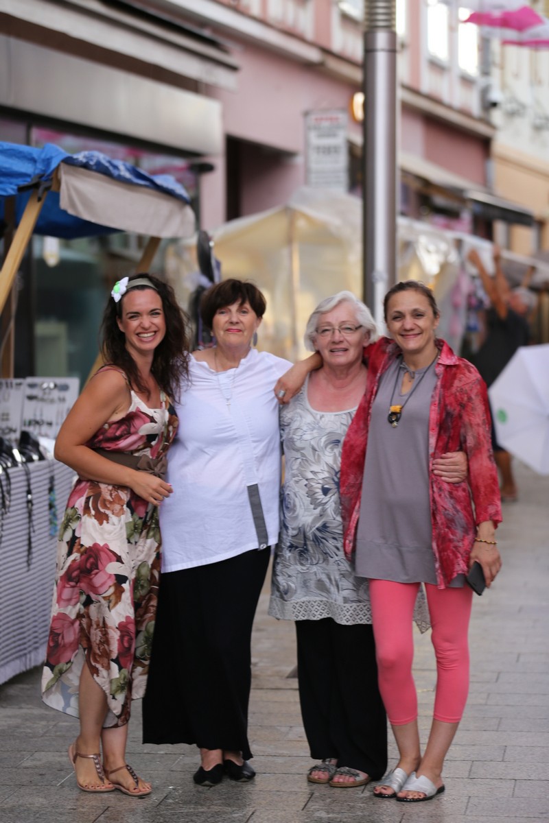 KLIKOM ISPOD KIŠOBRANA Malo kiše, malo sunca, ali centar Čakovca je ispunjen građanima