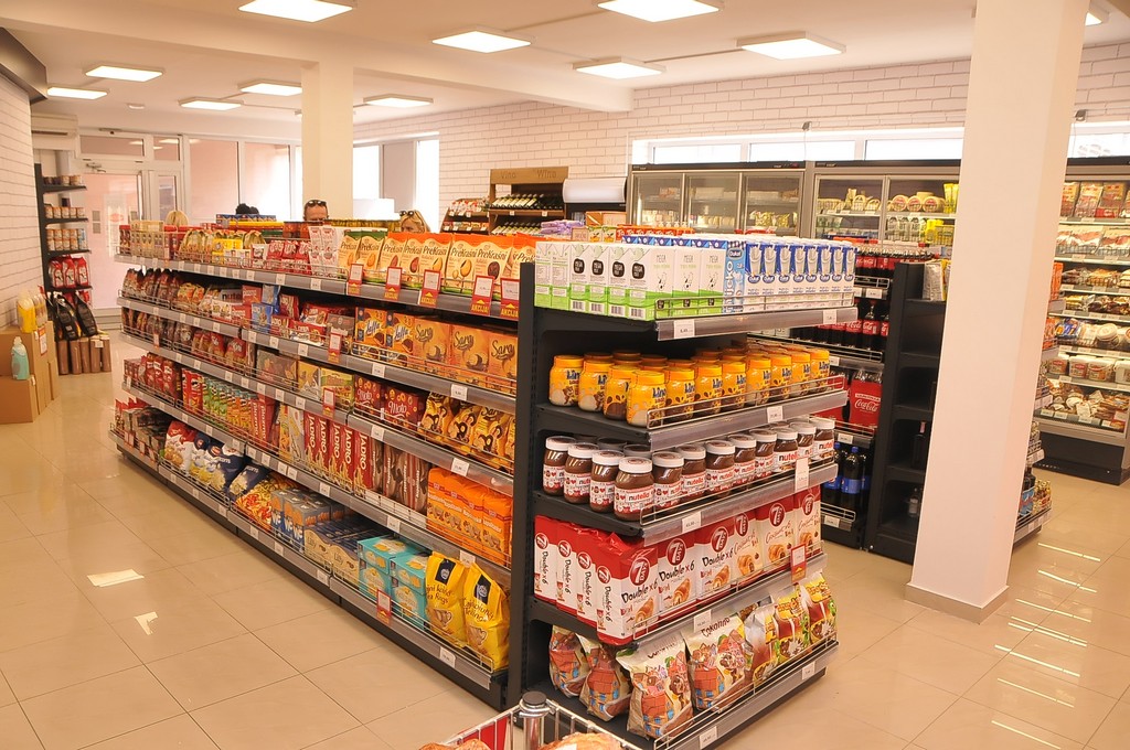 VAJDIN DISKONT U MURSKOM SREDIŠĆU Tak’ smo domaći da nam kupci dođu i u papučama!