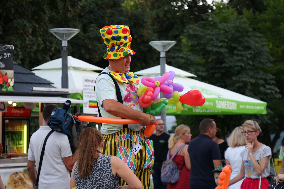 FOTO Prvi dan Porcijunkulovog započeo spektakularnim artističkim showom – “Dangerous Show” Cirkerosa Cirkusa