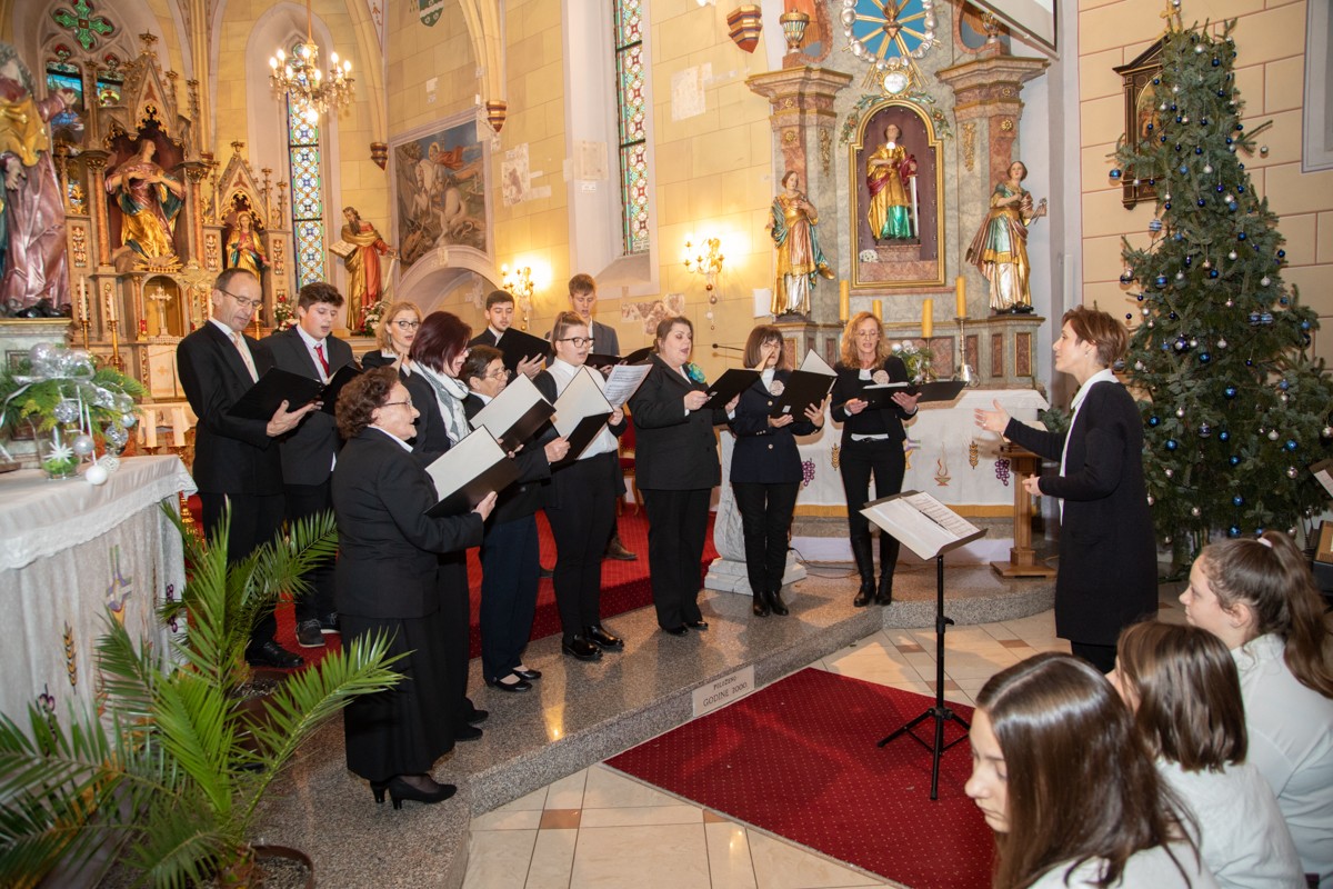 FOTO Božićni koncert u crkvi sv. Marije Magdalene u Štrigovi