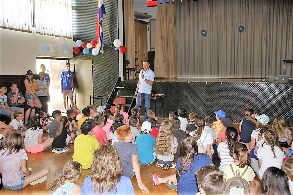 Počele ljetne radionice iz tehničke kulture, u Društvenom domu Mačkovec održava se kamp iz engleskog jezika