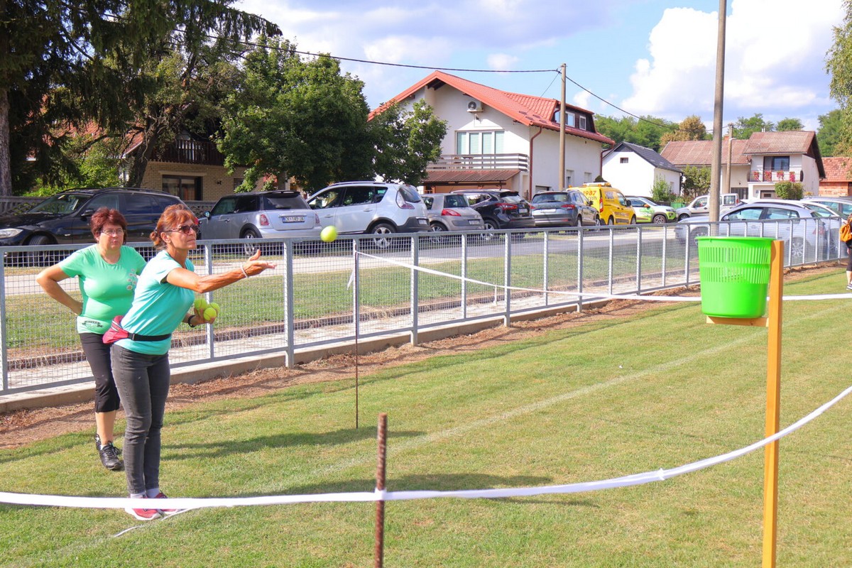 FESTIVAL SPORTSKE REKREACIJE U Mačkovcu vježbalo više od 200 žena, a slavila je ekipa Strahoninca! FESTIVAL SPORTSKE REKREACIJE U Mačkovcu vježbalo više od 200 žena, a slavila je ekipa Strahoninca!
