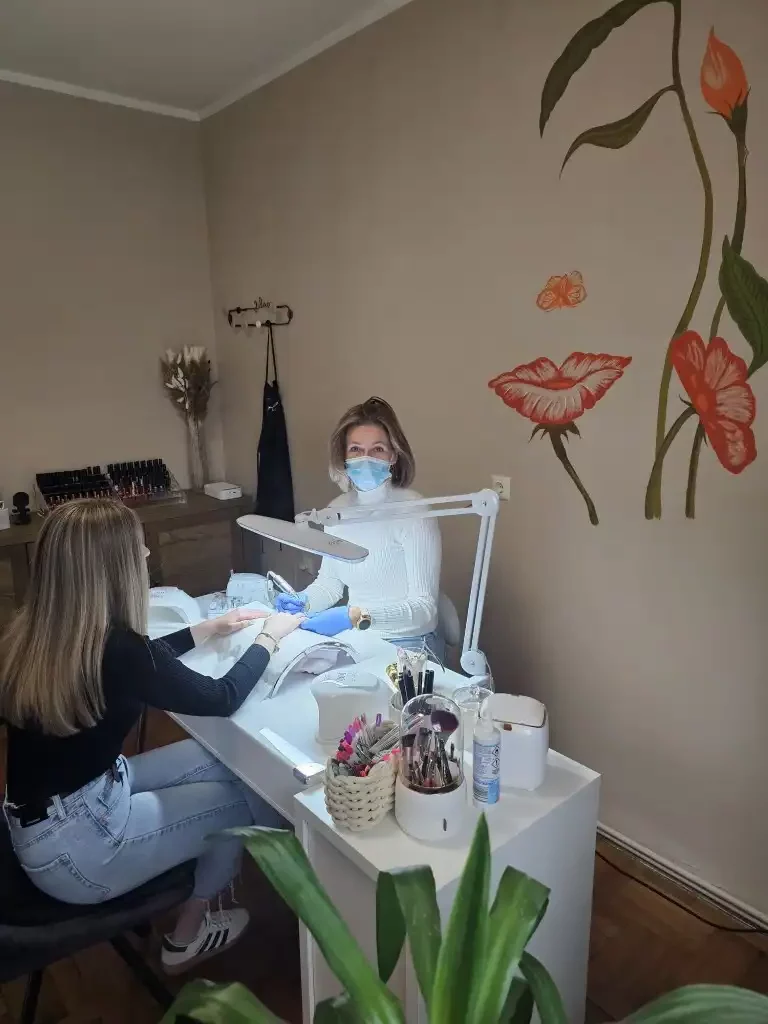 divine (1) (Medium) divine (1) (Medium)