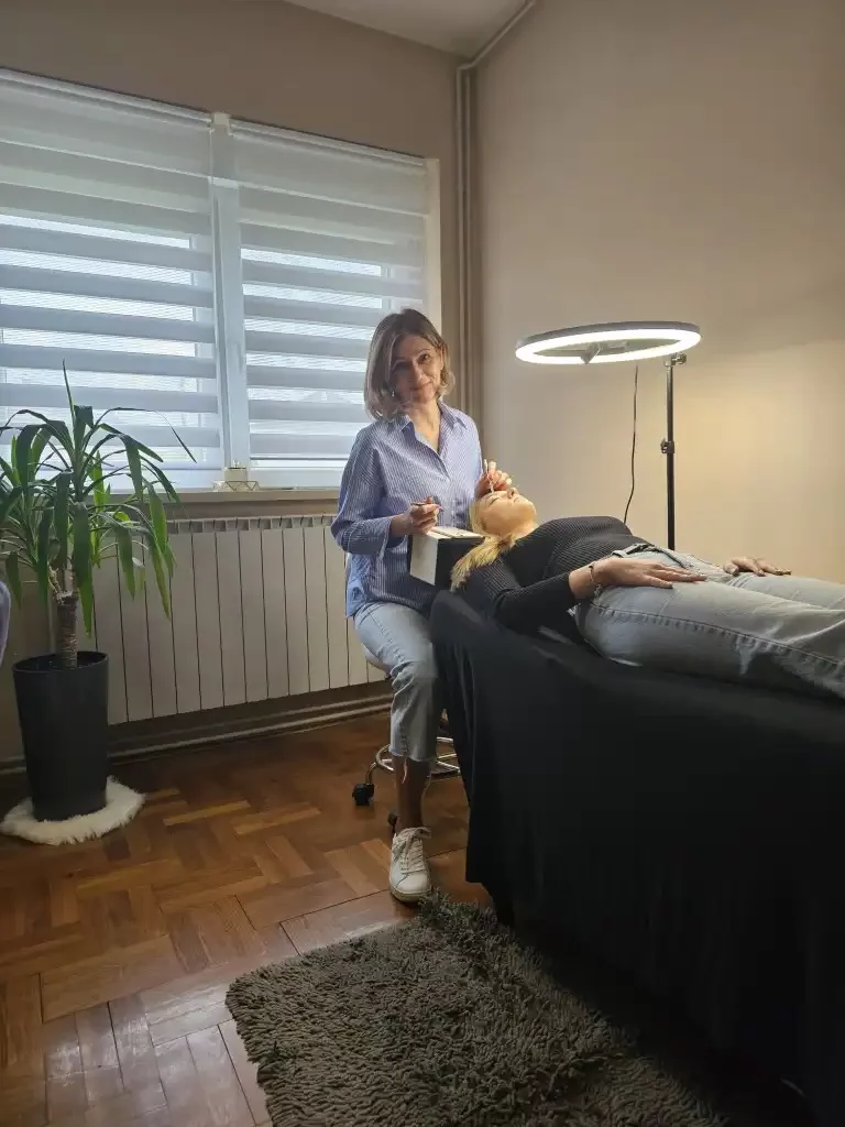 divine (2) (Medium) divine (2) (Medium)