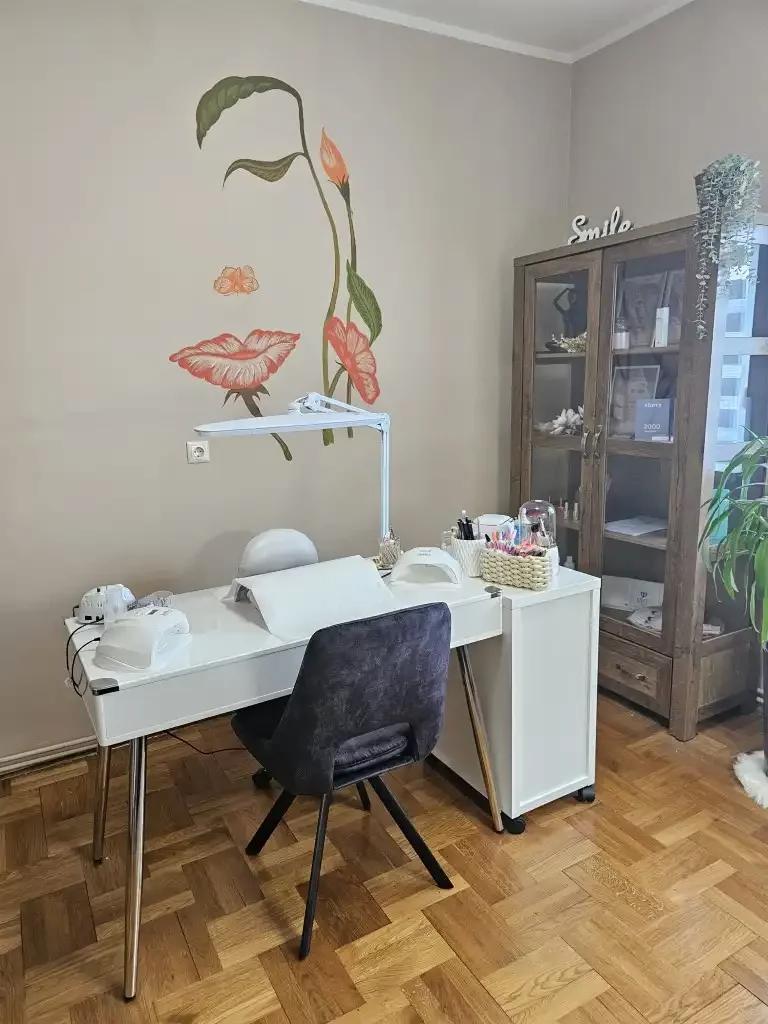 divine (6) (Medium) divine (6) (Medium)