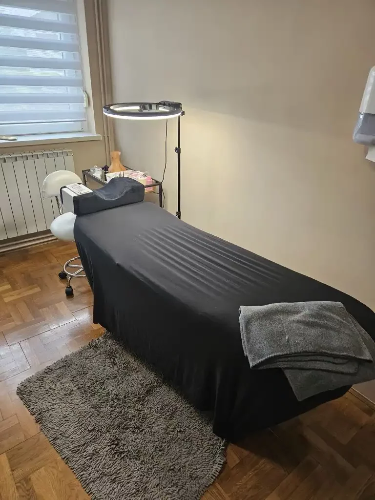 divine (7) (Medium) divine (7) (Medium)