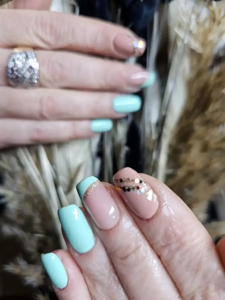 divineeee (2) (Medium) divineeee (2) (Medium)