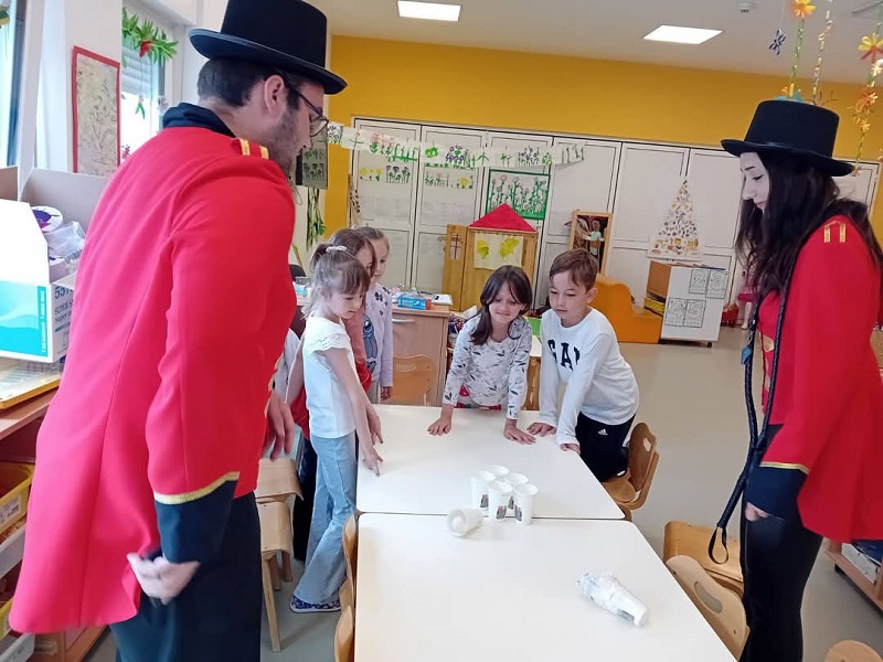 dječjiv rtić fijolica maturanti u posjetu maturanti (2)