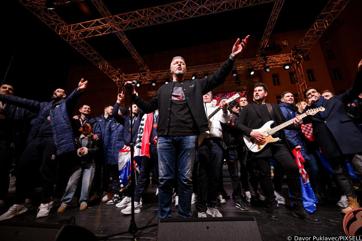 Zagreb: Svečani doček rukometnih reprezentativaca nakon osvojene bronce na Europskom prvenstvu Zagreb: Svečani doček rukometnih reprezentativaca nakon osvojene bronce na Europskom prvenstvu