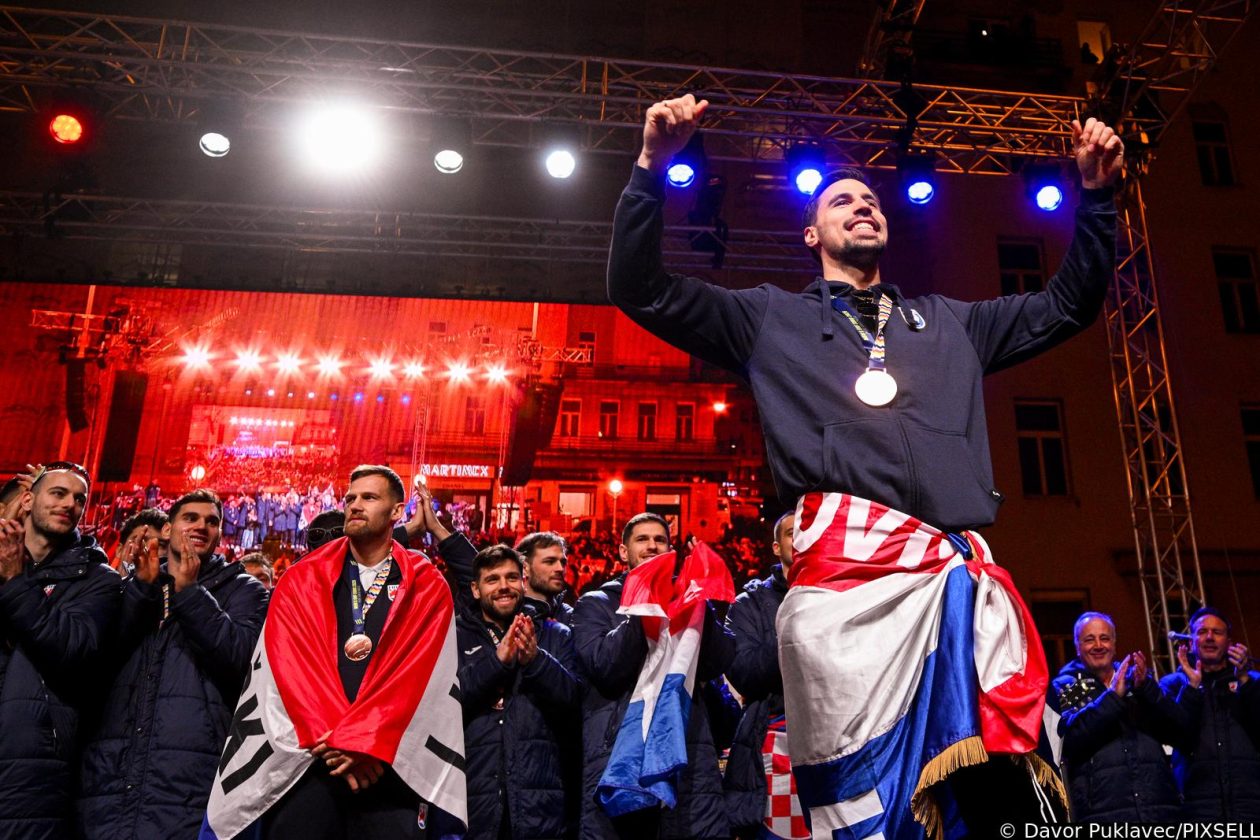 Zagreb: Svečani doček rukometnih reprezentativaca nakon osvojene bronce na Europskom prvenstvu Zagreb: Svečani doček rukometnih reprezentativaca nakon osvojene bronce na Europskom prvenstvu