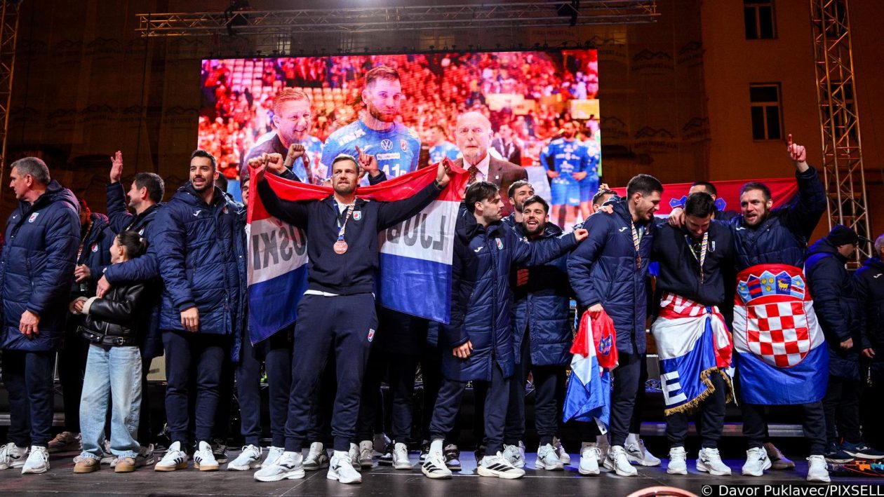 Zagreb: Svečani doček rukometnih reprezentativaca nakon osvojene bronce na Europskom prvenstvu Zagreb: Svečani doček rukometnih reprezentativaca nakon osvojene bronce na Europskom prvenstvu