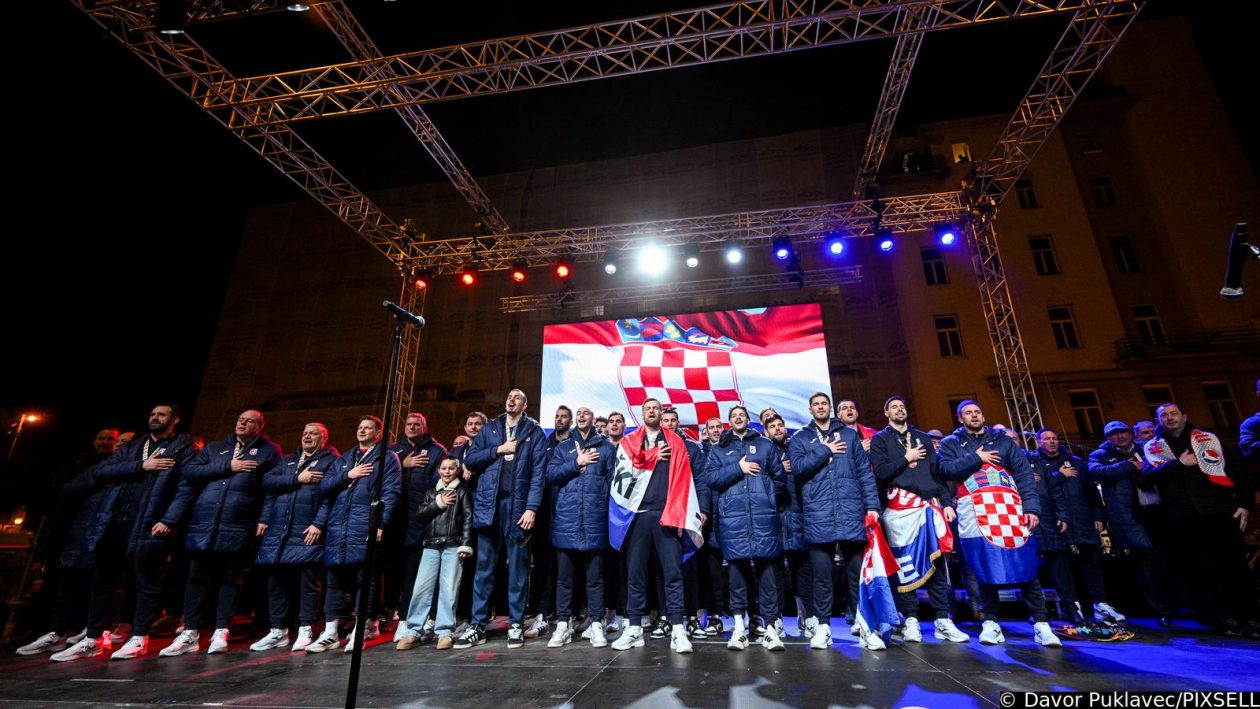 Zagreb: Svečani doček rukometnih reprezentativaca nakon osvojene bronce na Europskom prvenstvu Zagreb: Svečani doček rukometnih reprezentativaca nakon osvojene bronce na Europskom prvenstvu