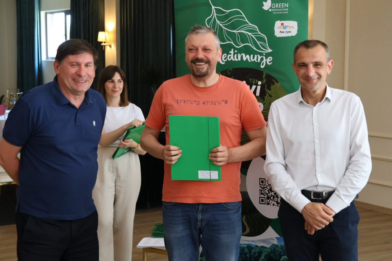 dodijeljena sredstva za manifestacije (88)