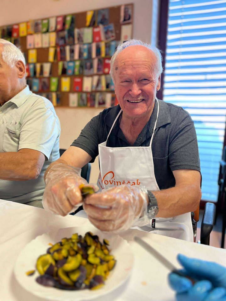 dom za starije i nemoćne novinščak, pekmez od šljiva (11)