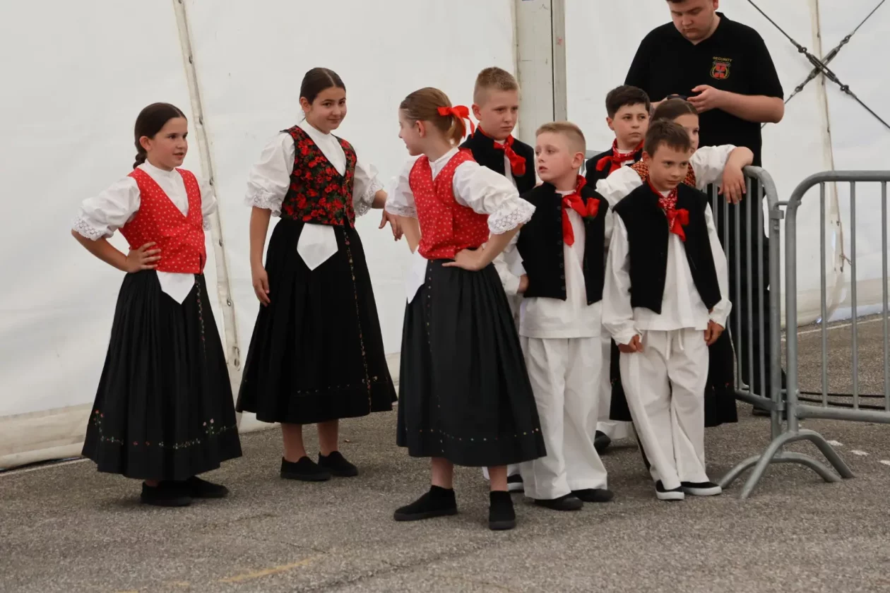 drugi dan dani šibe i ribe (107) drugi dan dani šibe i ribe (107)