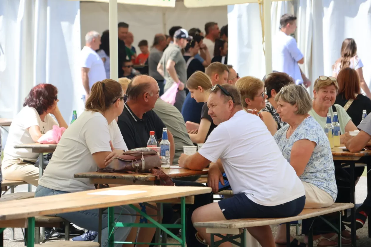 drugi dan dani šibe i ribe (43) drugi dan dani šibe i ribe (43)