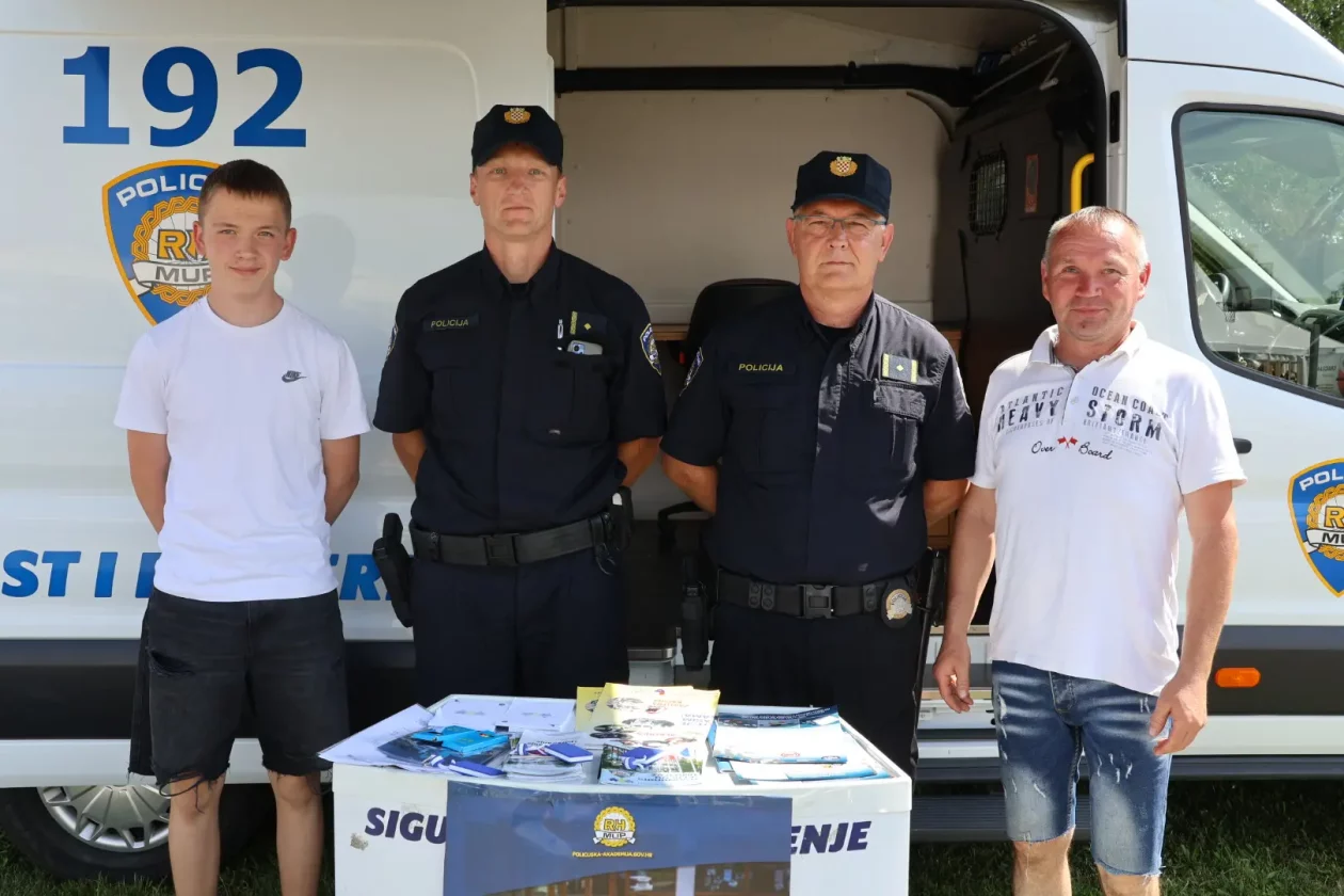 drugi dan dani šibe i ribe (74) drugi dan dani šibe i ribe (74)