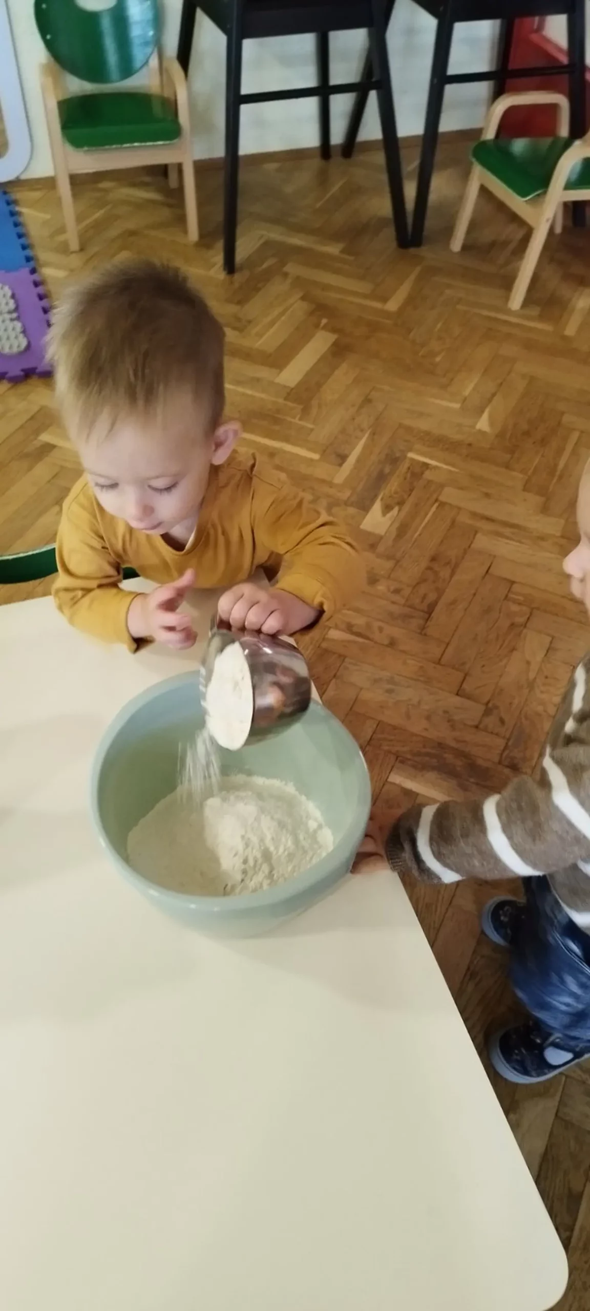 dv belica, Pčelice (1)