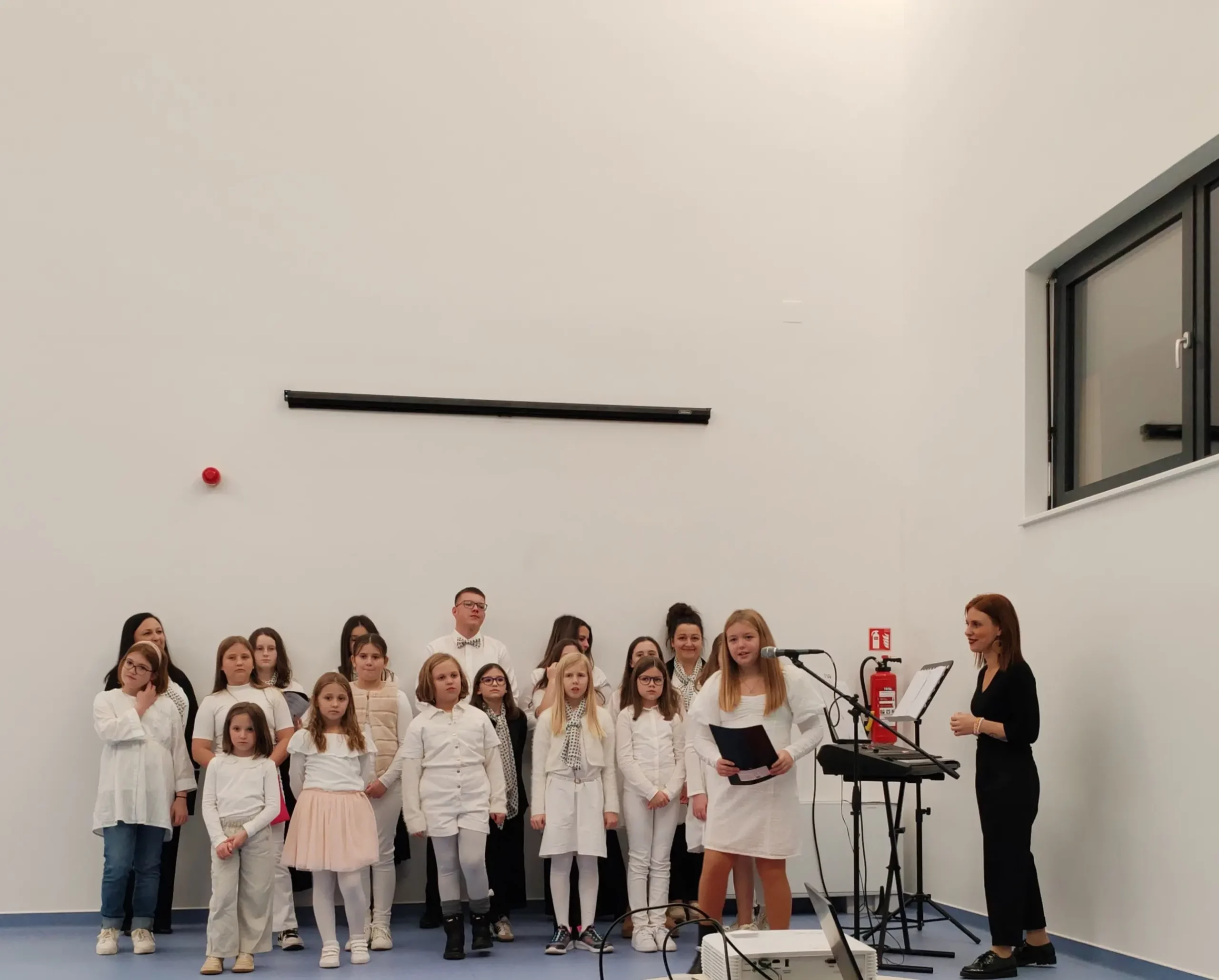 dv lastavica,spot (3)