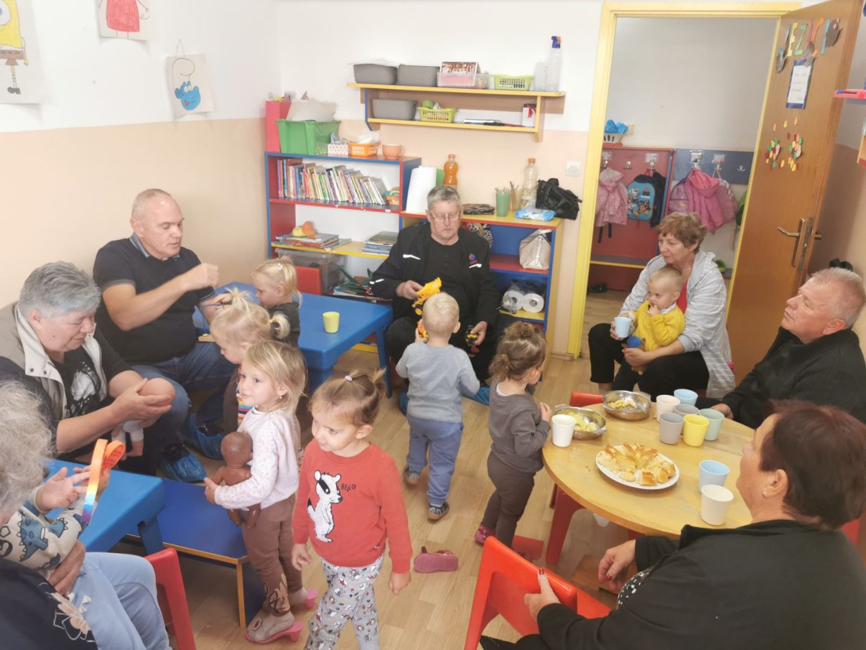 dv zebanec selo dan baka i djedova (1)