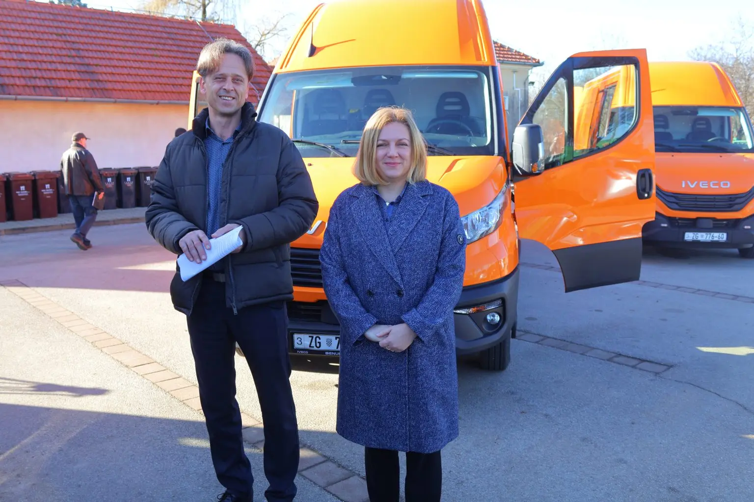 dva nova vozila čakom (10) dva nova vozila čakom (10)