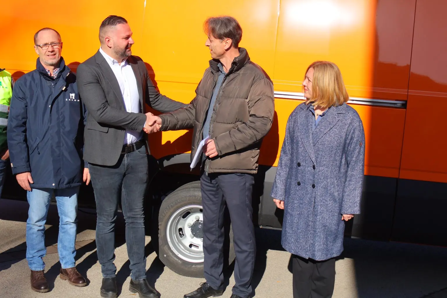 dva nova vozila čakom (12) dva nova vozila čakom (12)