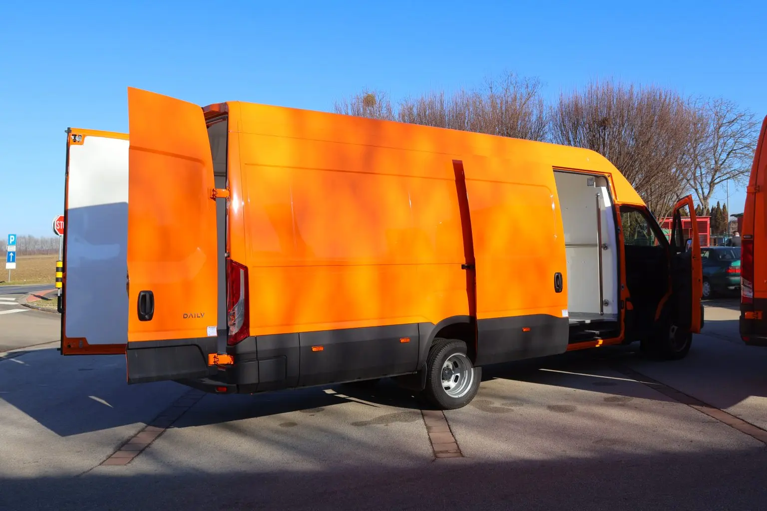 dva nova vozila čakom (6) dva nova vozila čakom (6)