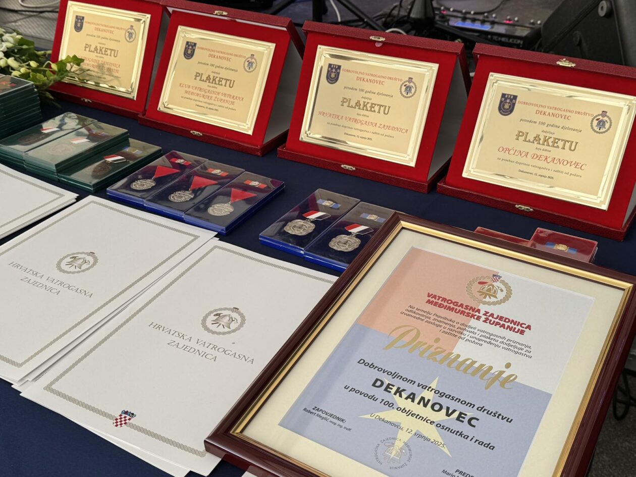 dvd dekanovec 100 godina (2)