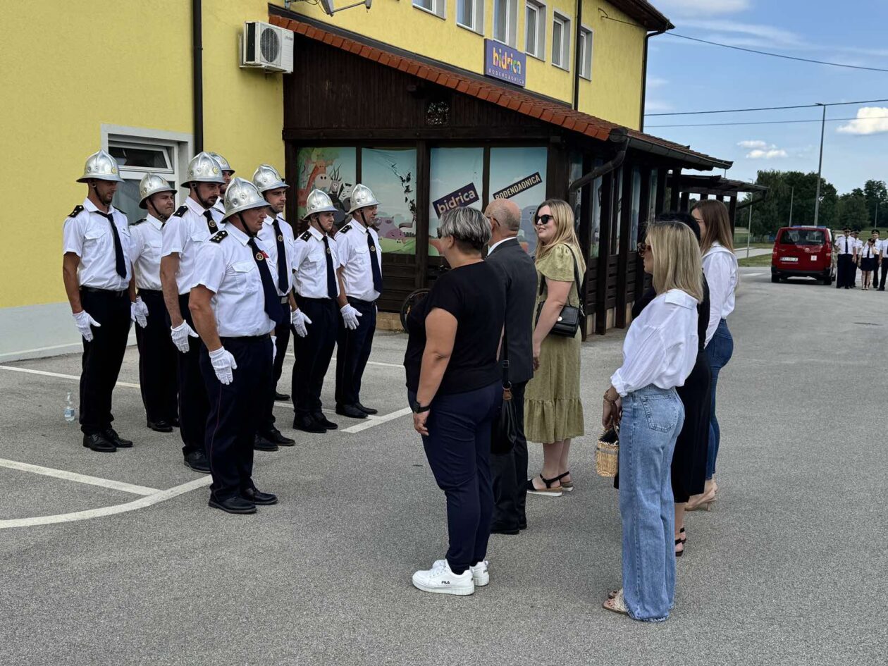 dvd dekanovec 100 godina (4)