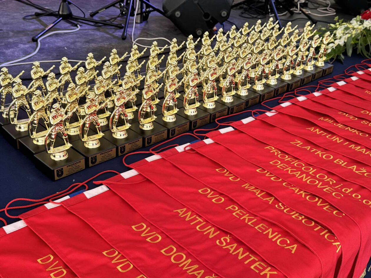 dvd dekanovec 100 godina (6)